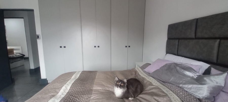 5 Bedroom Property for Sale in Wetton Western Cape